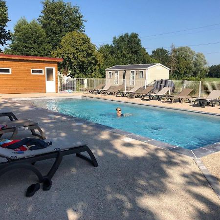 Camping Du Sevron Saint-Etienne-du-Bois  Eksteriør billede