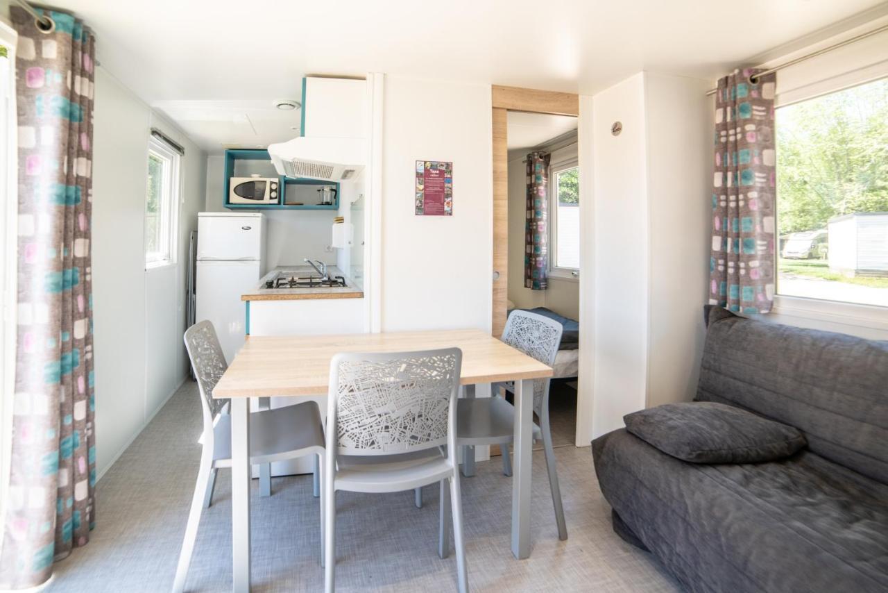 Camping Du Sevron Saint-Etienne-du-Bois  Eksteriør billede