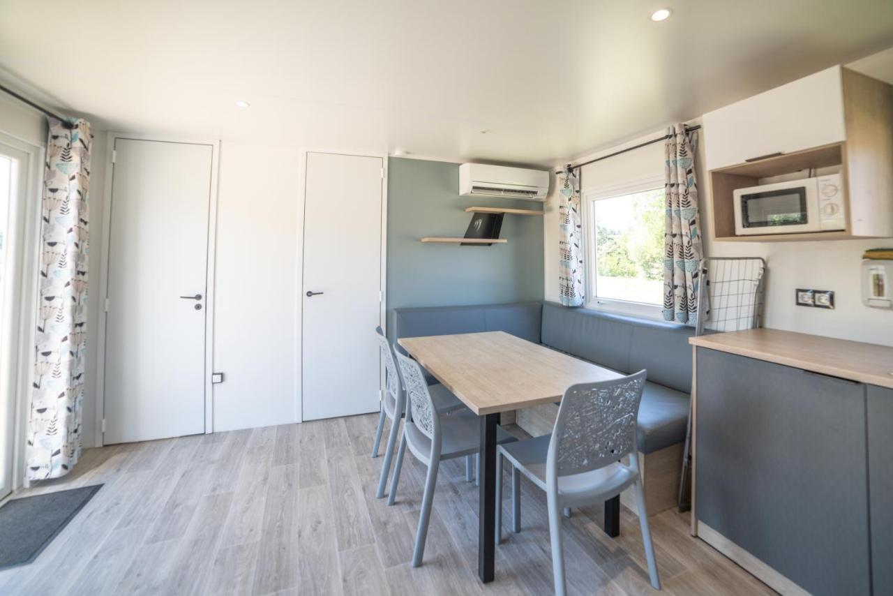 Camping Du Sevron Saint-Etienne-du-Bois  Eksteriør billede