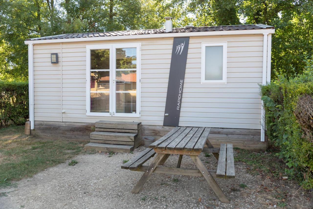 Camping Du Sevron Saint-Etienne-du-Bois  Eksteriør billede