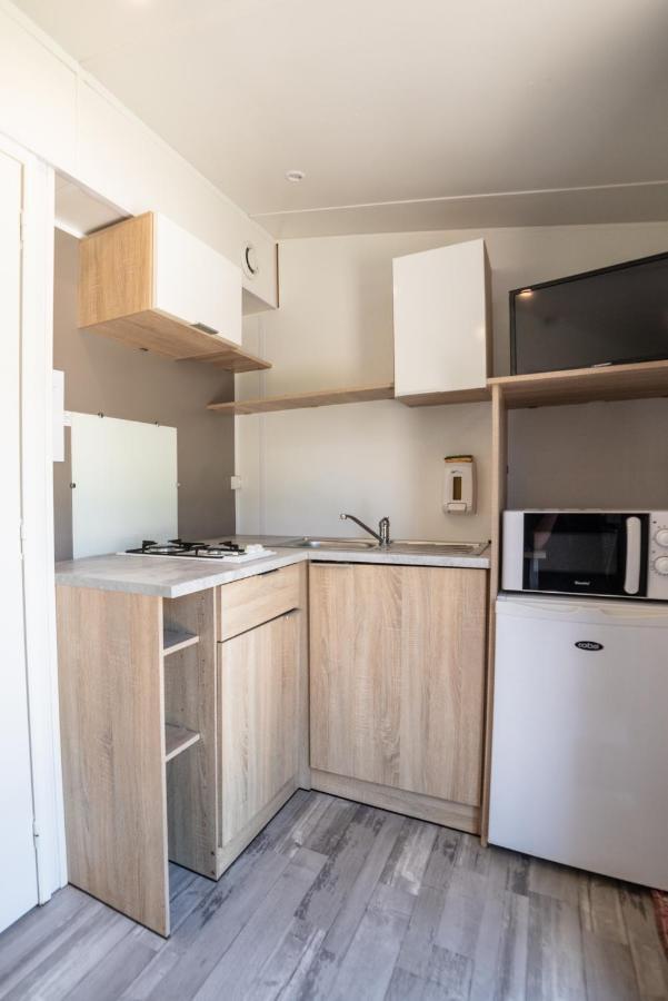 Camping Du Sevron Saint-Etienne-du-Bois  Eksteriør billede