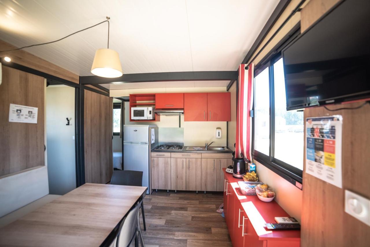Camping Du Sevron Saint-Etienne-du-Bois  Eksteriør billede