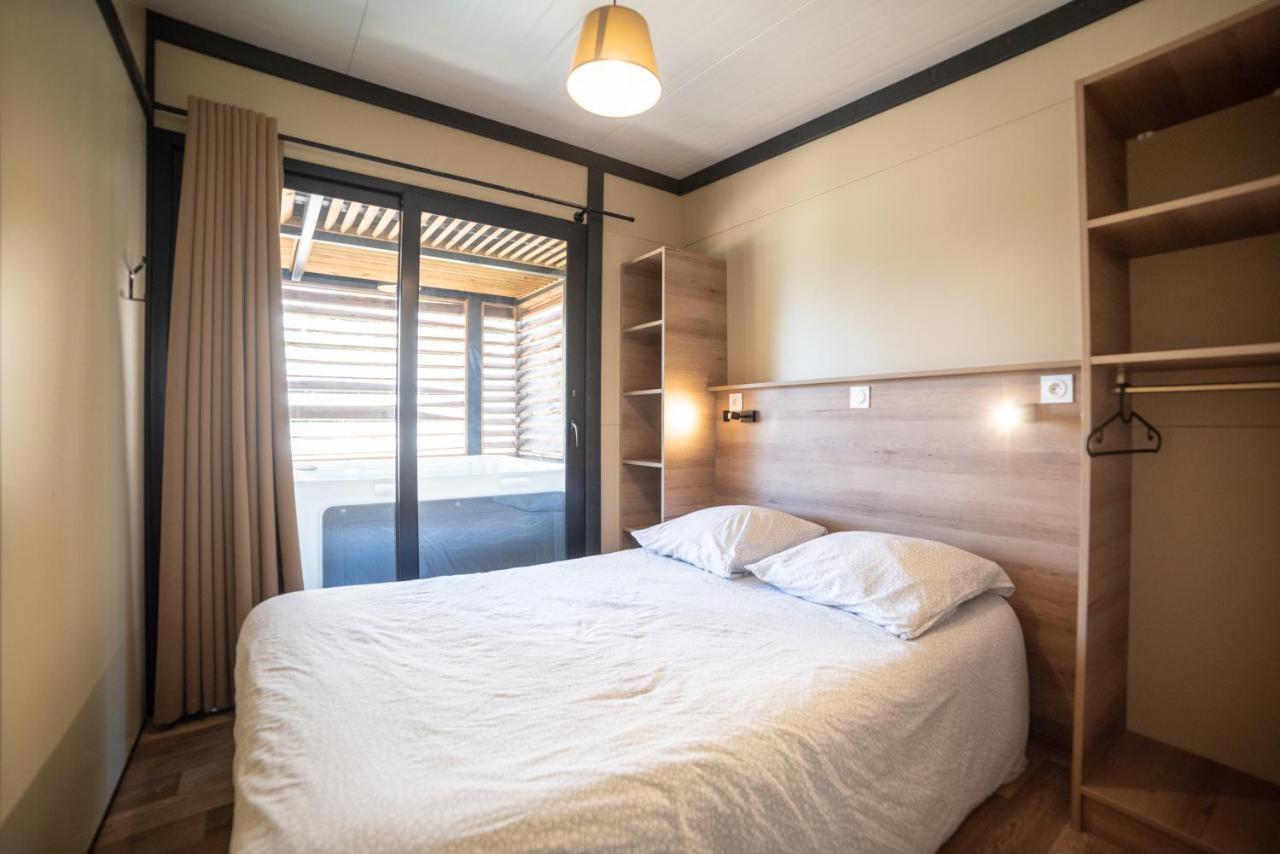 Camping Du Sevron Saint-Etienne-du-Bois  Eksteriør billede