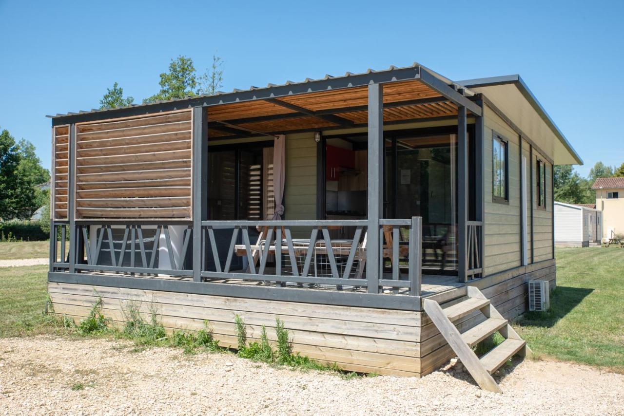 Camping Du Sevron Saint-Etienne-du-Bois  Eksteriør billede