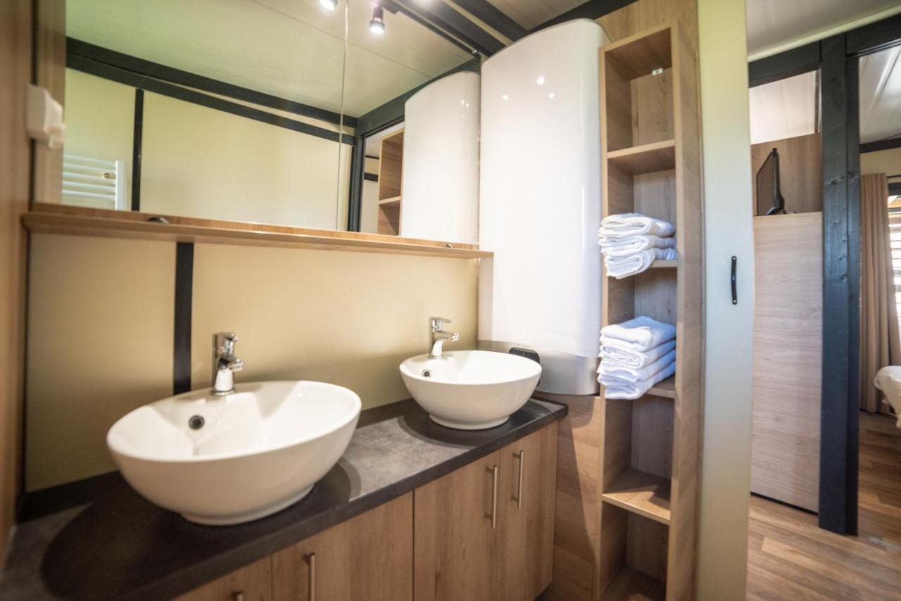 Camping Du Sevron Saint-Etienne-du-Bois  Eksteriør billede